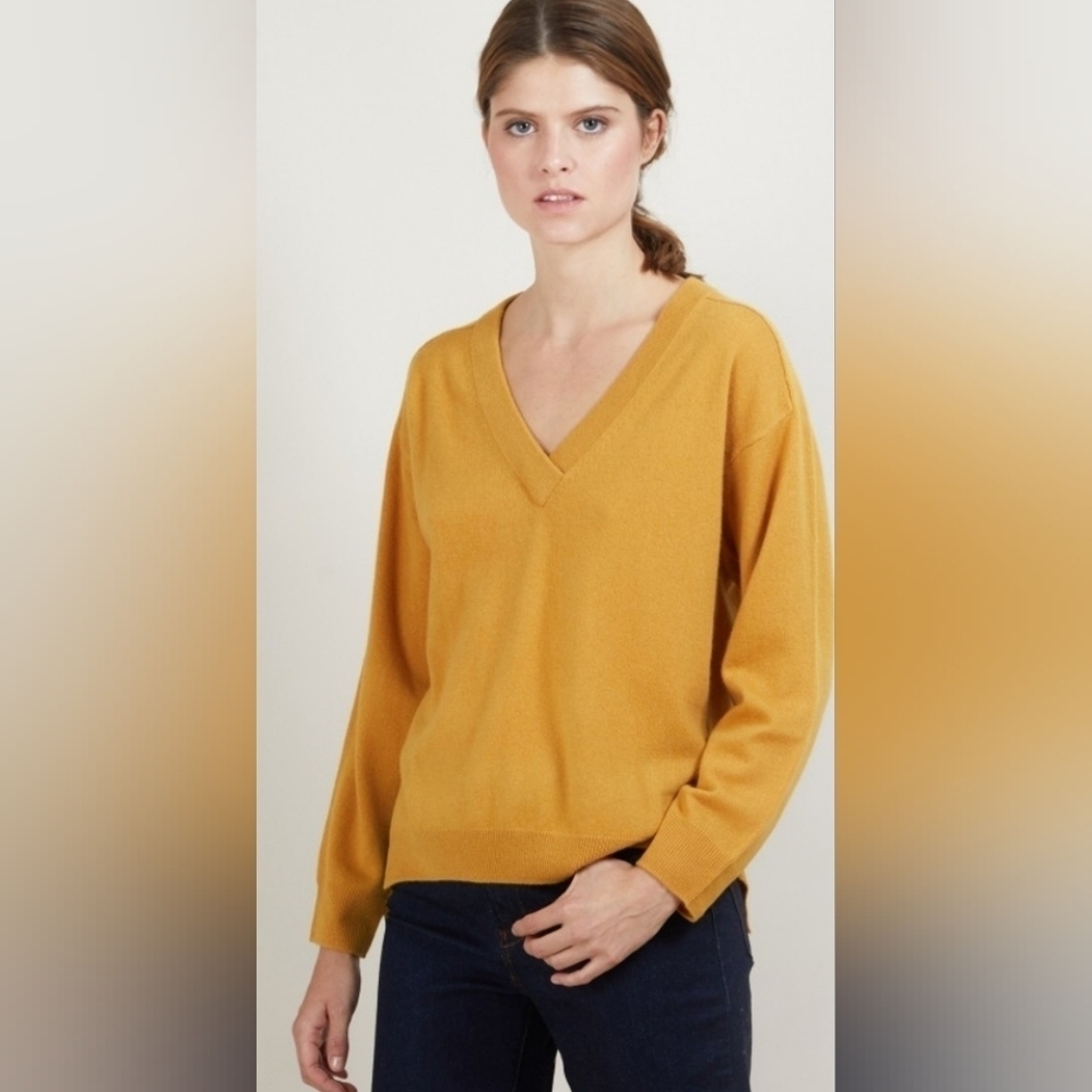 GAP Sweater Cozy Vibrant Gold Warm V-neck Relaxed Fit Long Sleeves Ribbed Knit - Picture 2 of 10